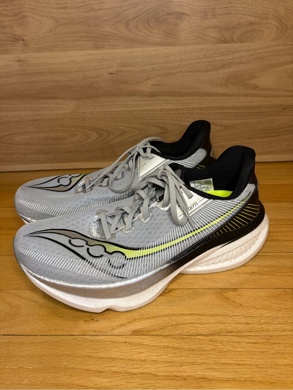 Saucony Endorphin Azura Men's Running Shoes - Size 10